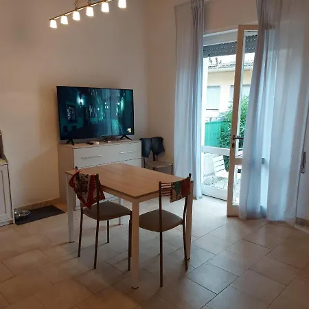 Appartement App. Piano Terra Con Giardinetto E Stabilimento Balneare Incluso Viareggio