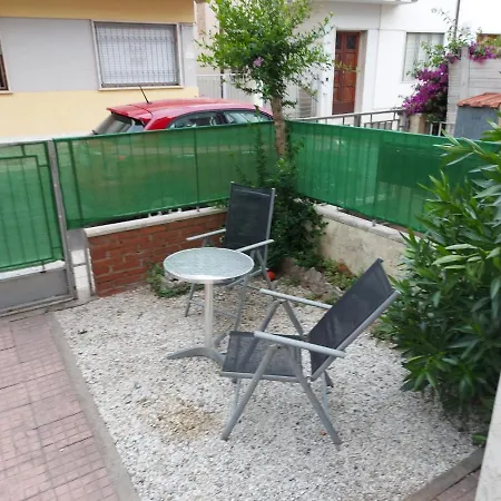App. Piano Terra Con Giardinetto E Stabilimento Balneare Incluso Viareggio