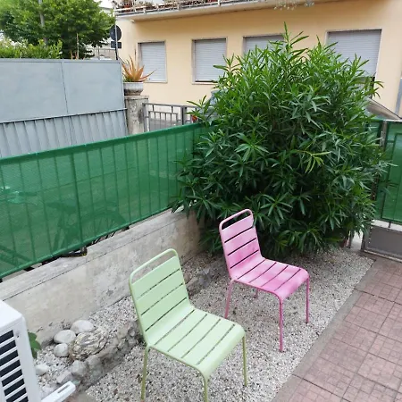 App. Piano Terra Con Giardinetto E Stabilimento Balneare Incluso *